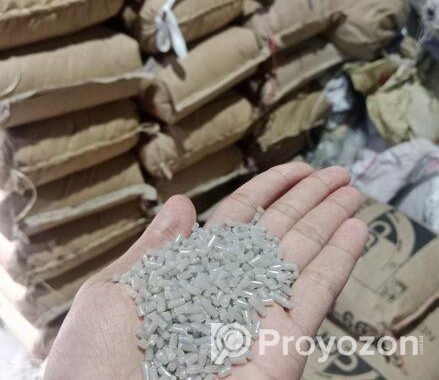 প্লাস্টিকের রিসাইকেল দানা।
