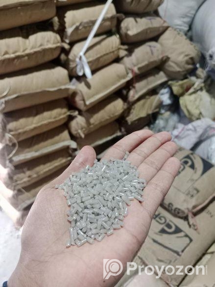 প্লাস্টিকের রিসাইকেল দানা।