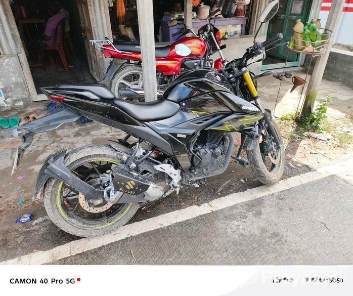 Suzuki Gixxer . 2025