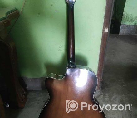 গিটার বিক্রি হবে