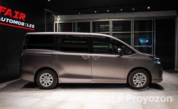 Toyota Voxy V(2DP) BROWN 3.5grd 2020