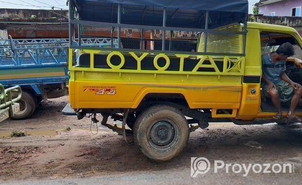 Toyota Land Cruiser 2004