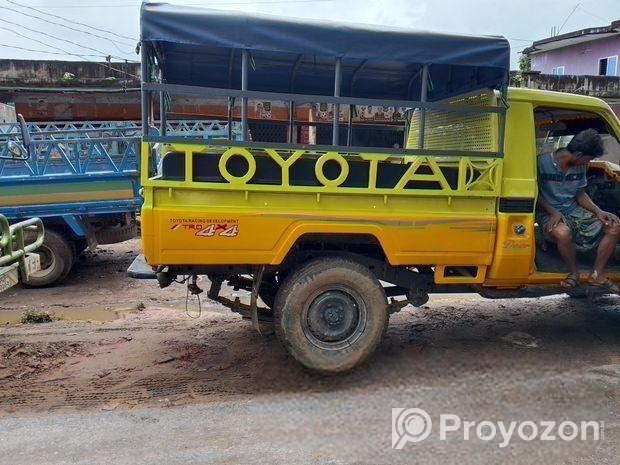 Toyota Land Cruiser 2004