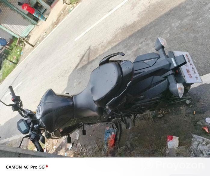 Suzuki Gixxer . 2025