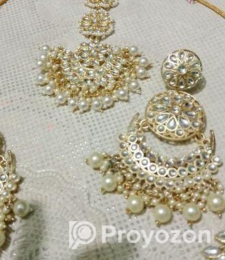 Neckless with Earring And Tickle