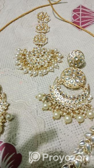 Neckless with Earring And Tickle