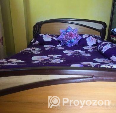 Black and Yellow King Size Bed . 6x7Ft.