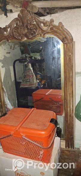 ডেসিন টেবিল