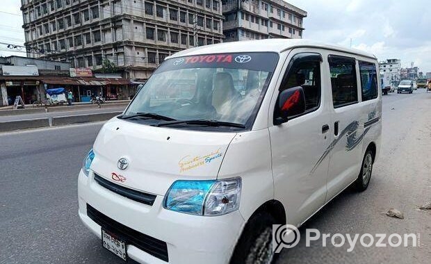 Toyota TownAce Microbus 2012