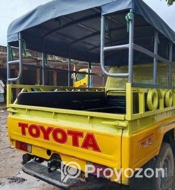 Toyota Land Cruiser 2004