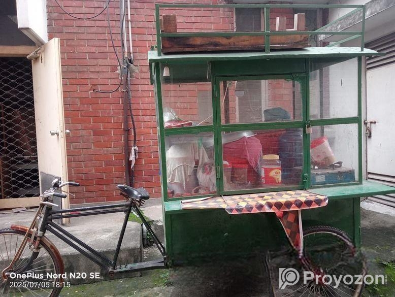 ফুসকা ও চটপটির ভ্যান