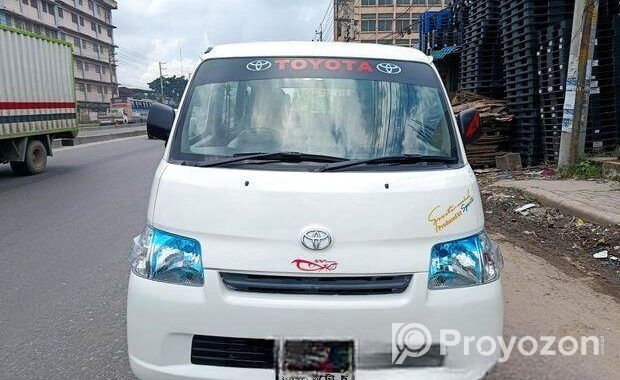 Toyota TownAce Microbus 2012