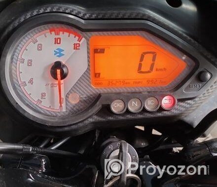 Bajaj Pulsar 150 . 2018