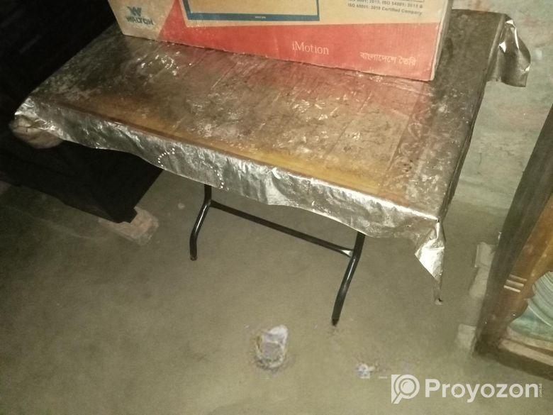পড়ার টেবিল বিক্রি করব নতুনের মত