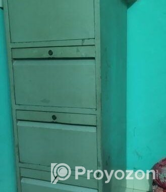 স্টিলের ৪ পাটের ড্রয়ার।