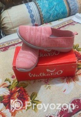 খুব সুন্দর জুতো ওয়াকার ব্যানড