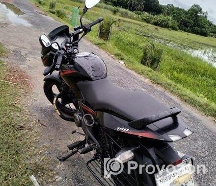 Bajaj Pulsar 150 . 2018