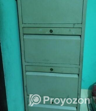স্টিলের ৪ পাটের ড্রয়ার।