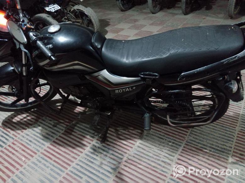 Runner Royal Plus . 2019