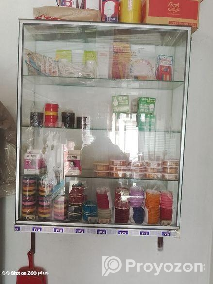 কসমেটিকস দোকানের রেক বিক্রয় করা হবে।