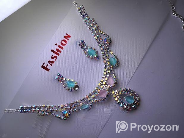 নেকলেস ও ম্যাচিং ইয়াররিংস