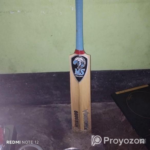 ক্রিকেট ব্যাট বিক্রয় হবে