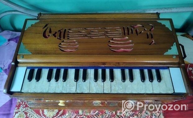 হারমোনিয়াম বিশেষ প্রয়োজনে বিক্রি করব।