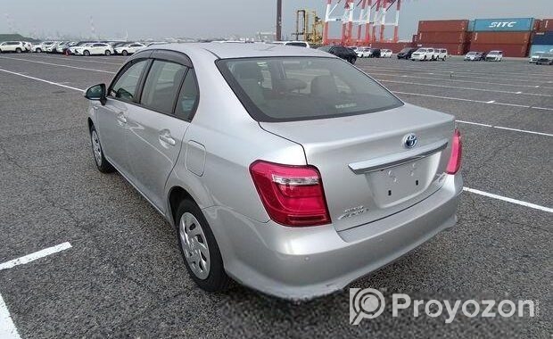 Toyota Axio EX Silver R/45000 km 2020