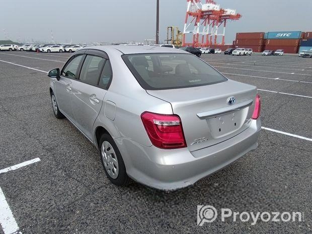 Toyota Axio EX Silver R/45000 km 2020
