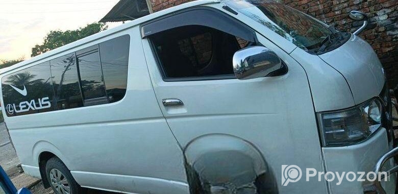 Toyota Hiace . 2005