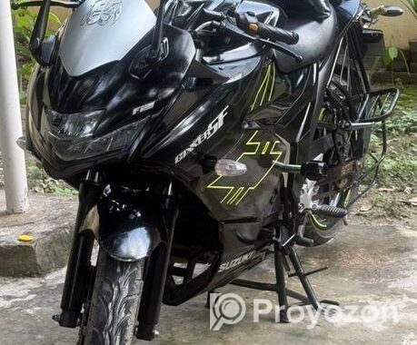 Suzuki Gixxer SF . 2023