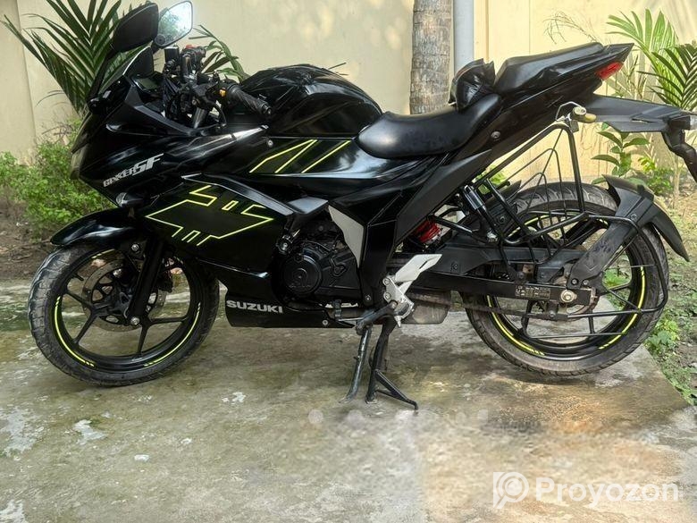 Suzuki Gixxer SF . 2023