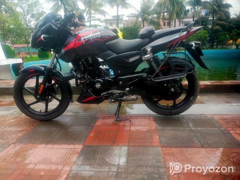 Bajaj Pulsar 150 . 2022