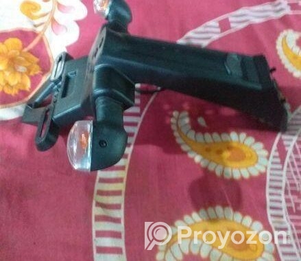 R 15 V3 গাড়ি ফিন্ডার।