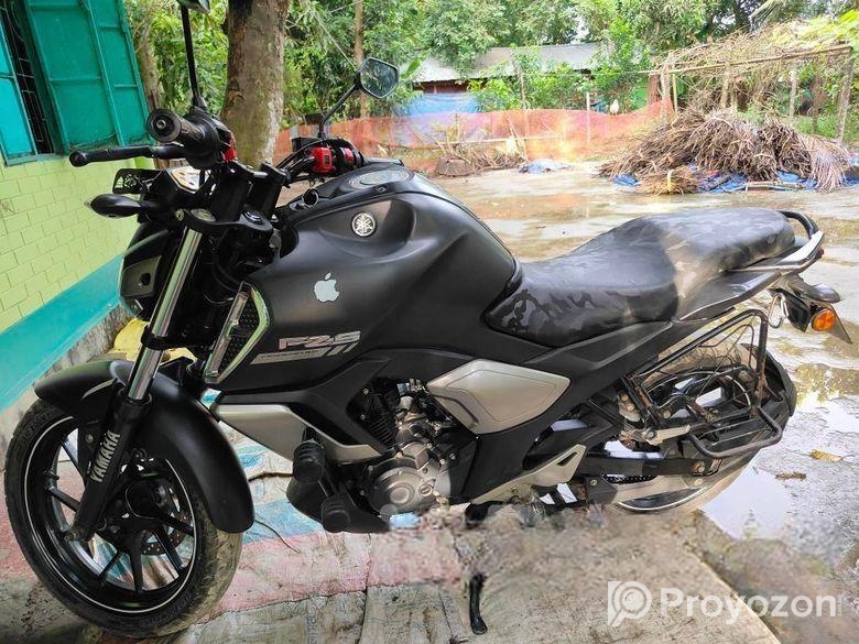 Yamaha FZS 2022