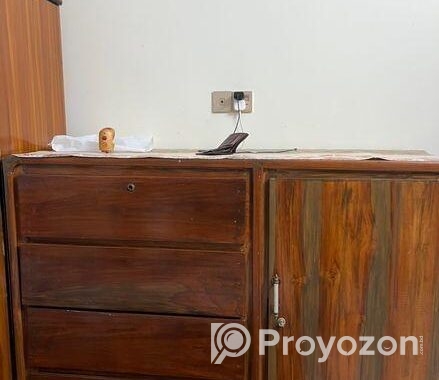 লোহা কাঠের ওয়ারড্রোব(wardrobe)