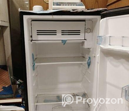 Singer Mini Fridge 95 liter for sell