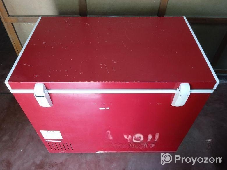 যমুনা ড্রিফ ফ্রিজ।