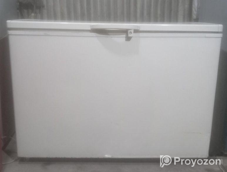 400 লিটার ডিপ ফ্রিজ ওরেন্টি সহ