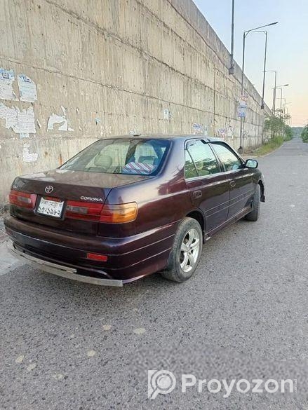 Toyota Corona . 2000