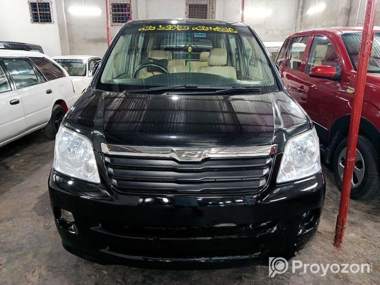 Toyota Noah X 2003