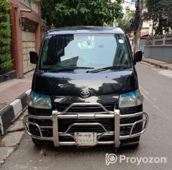 Toyota TownAce . 2009