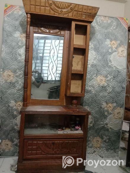 রূপচর্চার আয়নাঘর