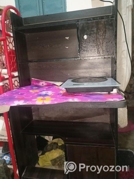 পড়ার টেবিল। একটা রেক।