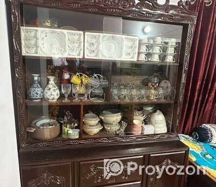সেগুন কাঠের শোকেস বিক্রি হবে