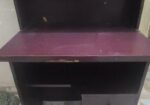 পড়ার জন্য চেয়ার টেবিল