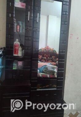 ড্রেসিং টেবিল