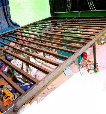 ষ্টীল আর বোর্ড এর খাট