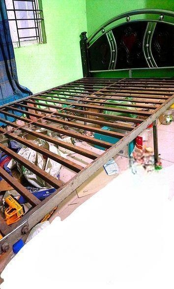 ষ্টীল আর বোর্ড এর খাট