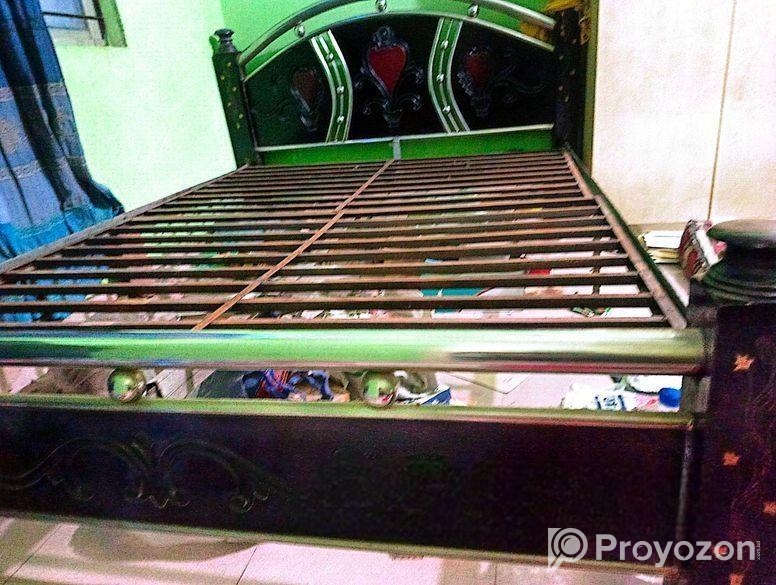 ষ্টীল আর বোর্ড এর খাট